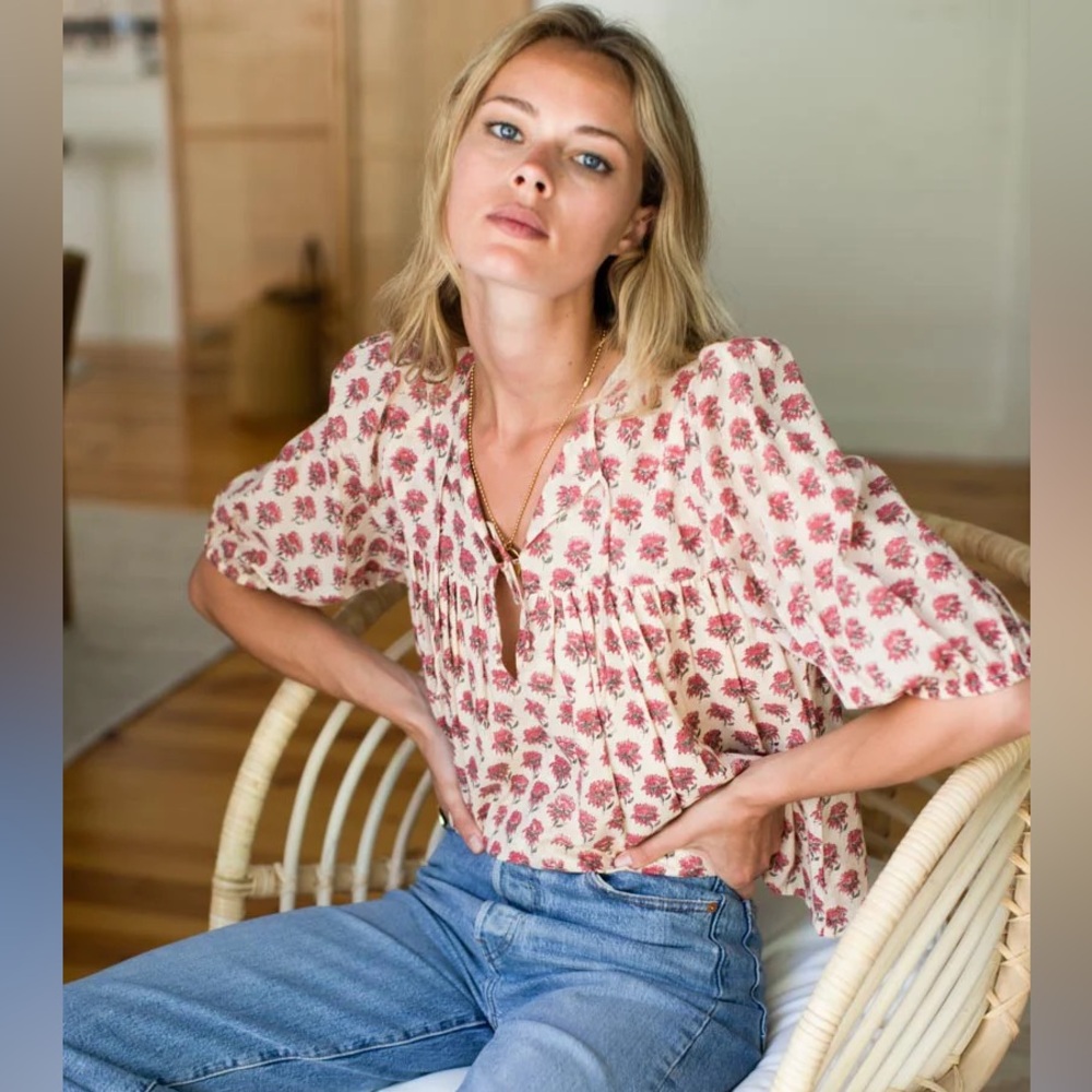 Emerson Fry Puff sleeve Isla top. pink floral print short sleeve top XS/S